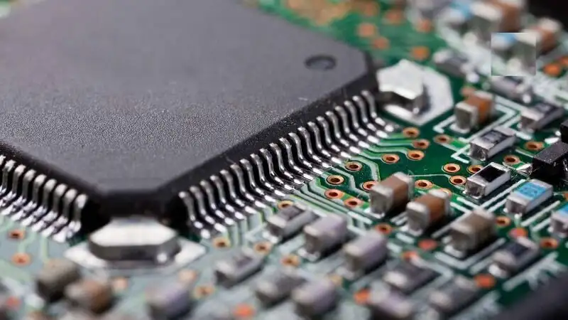 How to use diodes in microcontrollers to achieve different voltage outputs?